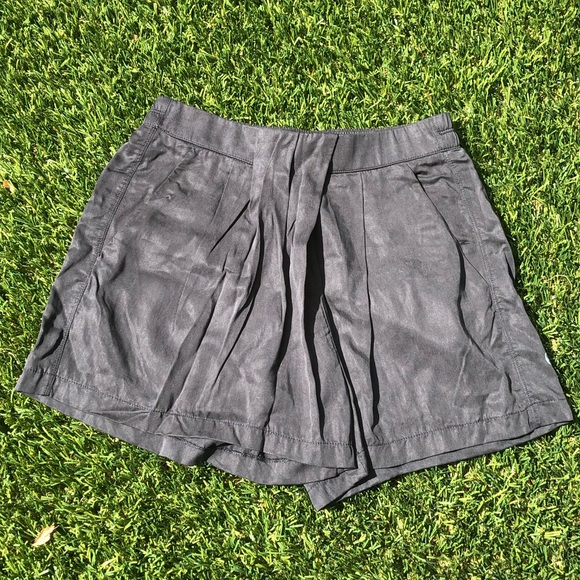 Lululemon &go Keepsake Short in Black - Picture 6 of 8
